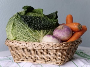 Einkaufskorb Einen gut gefüllten Einkaufskorb kann man von vielen Einkaufs-Initiativen mitnehmen - oft noch dazu günstiger als im Supermarkt.
