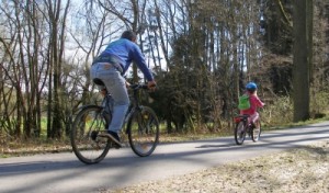 Sport draußen Radfahrer im Wald