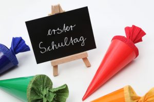 Gute Kommunikation zwischen Eltern und Lehrerinnen erleichtert Kindern den Start in die Schule. (Foto: Tim Reckmann /pixelio.de)