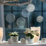 14.12. Fensterschmuck aus Joghurtdeckeln