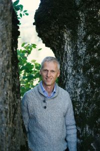 Erwin Thoma baut seit über 15 Jahren Holzhäuser - ohne Chemie und ohne Metall.