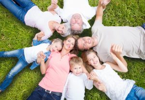 In der Familienkonferenz kann jeder seine Meinung sagen. So werden gemeinsam Entscheidungen gefällt. Foto: Fotolia/drubig photo