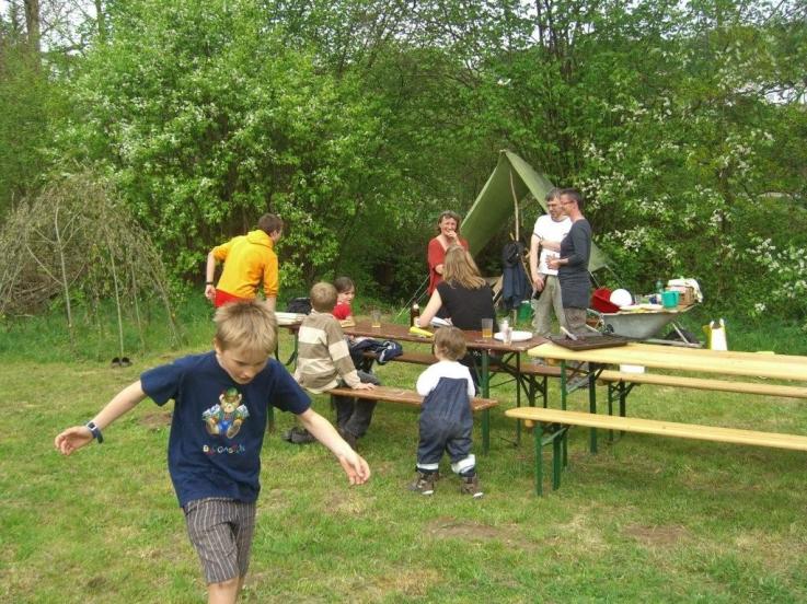 Gemütliches Beisammensein im Gemeinschaftsgarten