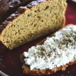 Karotten-Thymian-Brot